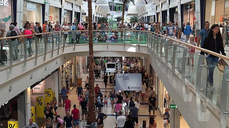 Rimini. Befane Shopping Centre, festa per i 14 anni Rimini. Befane Shopping Centre, festa per i 14 anni