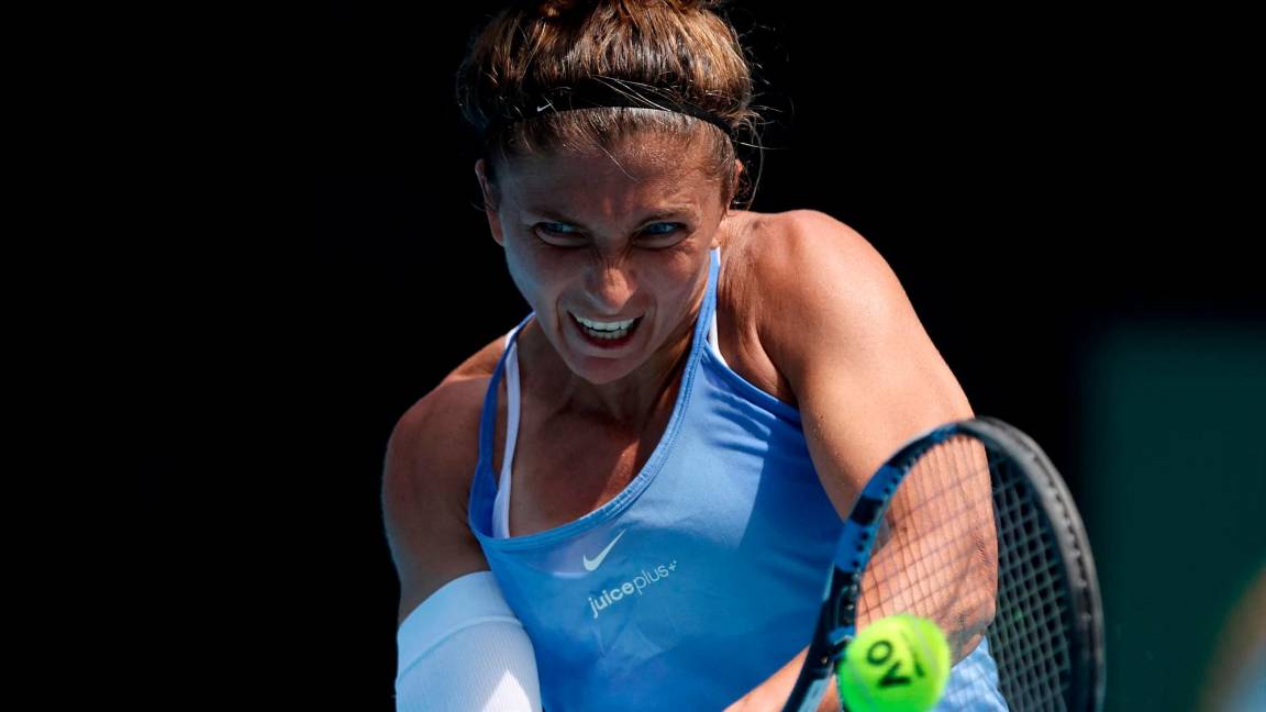 Tennis, Australian Open: Sara Errani perde contro Storm Hunter e ora punta tutto sul doppio con Paolini per andare alle Olimpiadi Tennis, Australian Open: Sara Errani perde contro Storm Hunter e ora punta tutto sul doppio con Paolini per andare alle Olimpiadi
