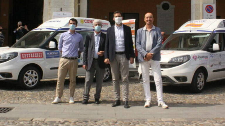 Disabili e trasporto: donati 2 mezzi ad Auser Cesena Disabili e trasporto: donati 2 mezzi ad Auser Cesena