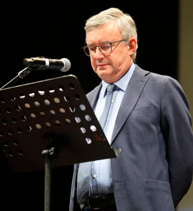 Cesena, ovazione per Alessandro Barbero al Bonci: “Ecco come nacque la prima guerra mondiale” VIDEO Cesena, ovazione per Alessandro Barbero al Bonci: “Ecco come nacque la prima guerra mondiale” VIDEO