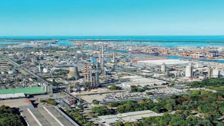Versalis, a Ravenna ci sono 135 milioni da investire Versalis, a Ravenna ci sono 135 milioni da investire