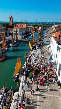 “Cesenatico per la Pace”: le barche storiche e la motonave per invocare lo stop alle armi a Gaza VIDEO GALLERY “Cesenatico per la Pace”: le barche storiche e la motonave per invocare lo stop alle armi a Gaza VIDEO GALLERY