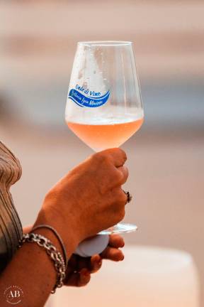 Bellaria, Onde di vino 2025: un successo da 15mila persone - Gallery Bellaria, Onde di vino 2025: un successo da 15mila persone - Gallery