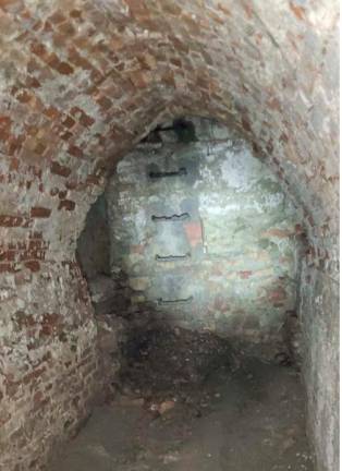 Faenza, ritrovato bastione sotterraneo durante i lavori alla rete fognaria Faenza, ritrovato bastione sotterraneo durante i lavori alla rete fognaria