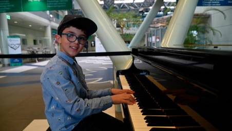 Forlì. Riccardo, 10 anni: “Mamma portami a suonare in ospedale”, il cuore grande del piccolo pianista di Bellaria