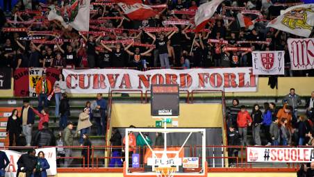 Basket A2. Unieuro Forlì - Fortitudo: via alla prevendita. Niente biglietti ai residenti in provincia di Bologna