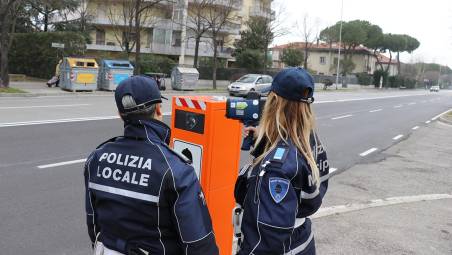 Rimini ha incassato 8.4 milioni di euro dalle multe nel 2023: i migliori guidatori sono a Forlì
