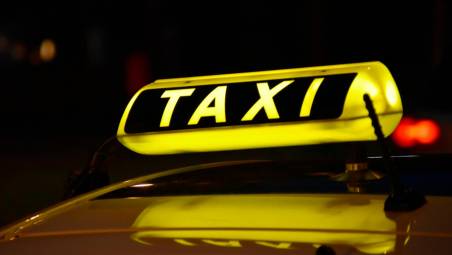 Taxi abusivo in viaggio da Bologna a Rimini: multa di 3mila euro