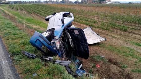 La Fiat Punto distrutta dopo l’incidente e l’intervento dei Vigili del Fuoco (Fiorentini)