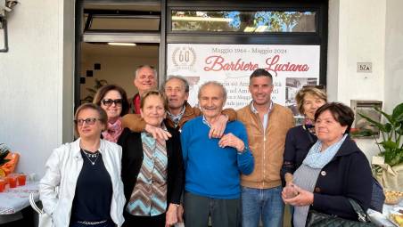 Cattolica, il barbiere Bailetti festeggia 80 anni e 60 di attività