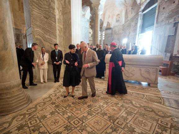 Il re Carlo III a San Vitale (Foto Massimo Fiorentini) Il re Carlo III a San Vitale (Foto Massimo Fiorentini)