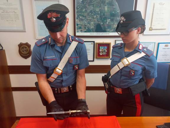 Il coltello usato ieri dall’aggressore Il coltello usato ieri dall’aggressore