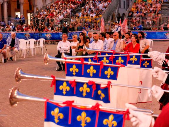 Faenza, Campionati italiani sbandieratori: città invasa da appassionati da tutta Italia - Gallery Faenza, Campionati italiani sbandieratori: città invasa da appassionati da tutta Italia - Gallery