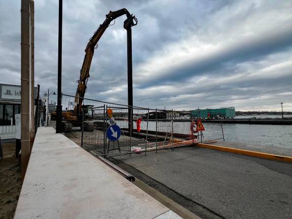 Cesenatico, al Molo di Levante un nuovo muretto antiesondazione Cesenatico, al Molo di Levante un nuovo muretto antiesondazione