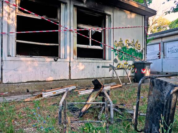 Ravenna, nuovo incendio al centro sociale Spartaco - Gallery Ravenna, nuovo incendio al centro sociale Spartaco - Gallery