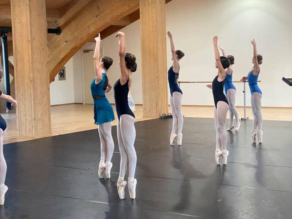 Danza, al teatro Galli di Rimini il Grand Stage Nureyev dal 21 al 26 luglio Danza, al teatro Galli di Rimini il Grand Stage Nureyev dal 21 al 26 luglio