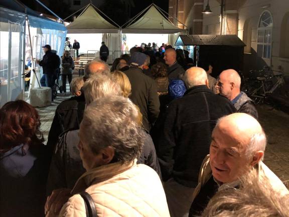 Cesenatico, “il pesce fa festa 2023”: partenza col botto VIDEO GALLERY Cesenatico, “il pesce fa festa 2023”: partenza col botto VIDEO GALLERY