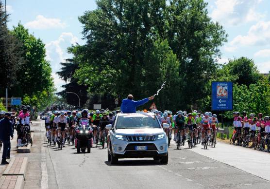 La partenza del Giro della Romagna 2024