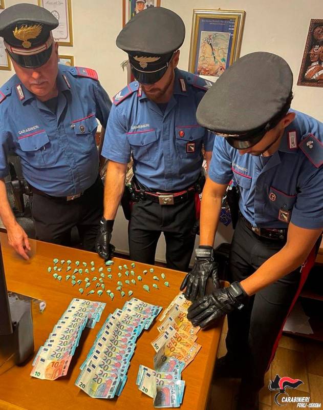 Cesena, spaccio di cocaina in piazza: 25enne arrestato Cesena, spaccio di cocaina in piazza: 25enne arrestato