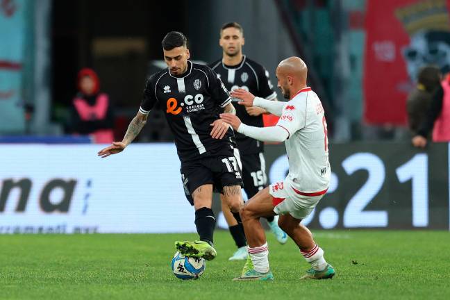 Manolo Adamo contro Ahmad Benali (foto Rega) Manolo Adamo contro Ahmad Benali (foto Rega)