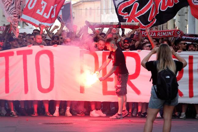 Gli ultras del Rimini alla proprietà: “O pagate o ve ne andate” VIDEO Gli ultras del Rimini alla proprietà: “O pagate o ve ne andate” VIDEO
