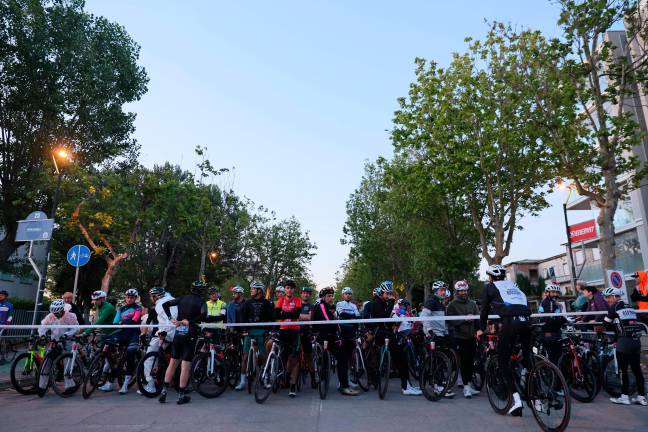 Ciclismo, Nove Colli 2025: la partenza di migliaia di ciclisti all’alba a Cesenatico VIDEO GALLERY Ciclismo, Nove Colli 2025: la partenza di migliaia di ciclisti all’alba a Cesenatico VIDEO GALLERY