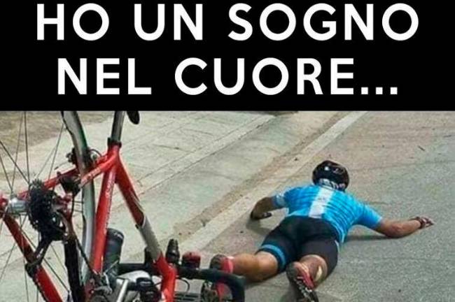 Una delle immagini postate da “Romagnoli Popolo Eletto” e contestate Una delle immagini postate da “Romagnoli Popolo Eletto” e contestate