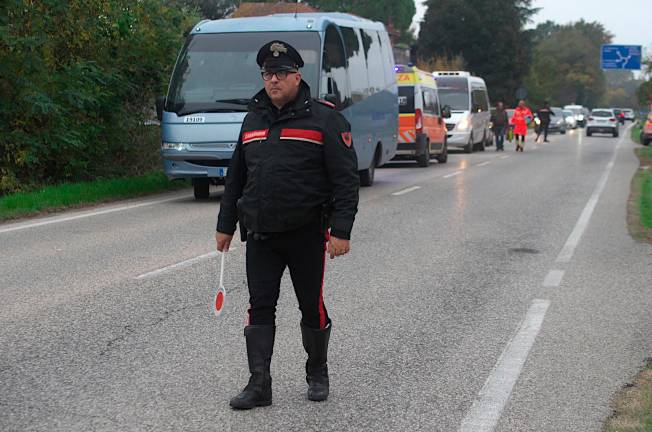Ravenna, spray al peperoncino tra i passeggeri del pullman: una bambina all’ospedale - Gallery Ravenna, spray al peperoncino tra i passeggeri del pullman: una bambina all’ospedale - Gallery