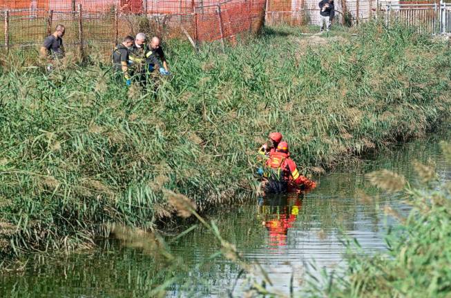 Ravenna, scoperto il cadavere di un uomo nel canale - Gallery Ravenna, scoperto il cadavere di un uomo nel canale - Gallery