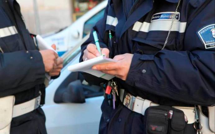 Marina di Ravenna, dal 21 giugno occhio alle multe in viale delle Nazioni Marina di Ravenna, dal 21 giugno occhio alle multe in viale delle Nazioni