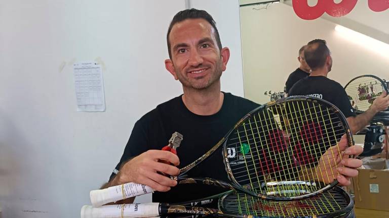 Tennis, “le racchette dei campioni? Ci penso io”: Davide Pierini, un riminese al Foro Italico Tennis, “le racchette dei campioni? Ci penso io”: Davide Pierini, un riminese al Foro Italico