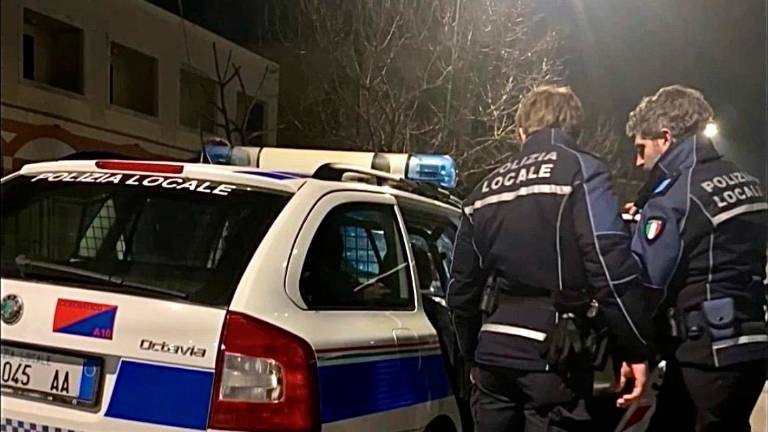 Cesenatico, sorpresi in auto con la cocaina da spacciare: un arresto e una denuncia Cesenatico, sorpresi in auto con la cocaina da spacciare: un arresto e una denuncia