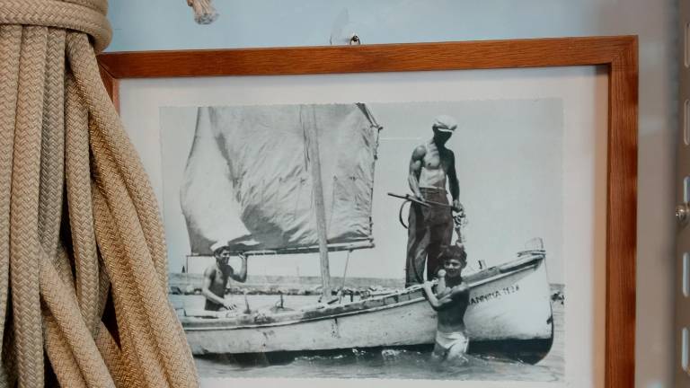 La lancia di famiglia che Miro Mini ha restaurato in una immagine di moltissimi anni fa La lancia di famiglia che Miro Mini ha restaurato in una immagine di moltissimi anni fa