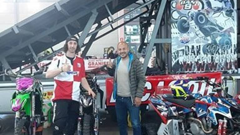 L’ex Ricchiuti in visita allo stand del Rimini calcio L’ex Ricchiuti in visita allo stand del Rimini calcio