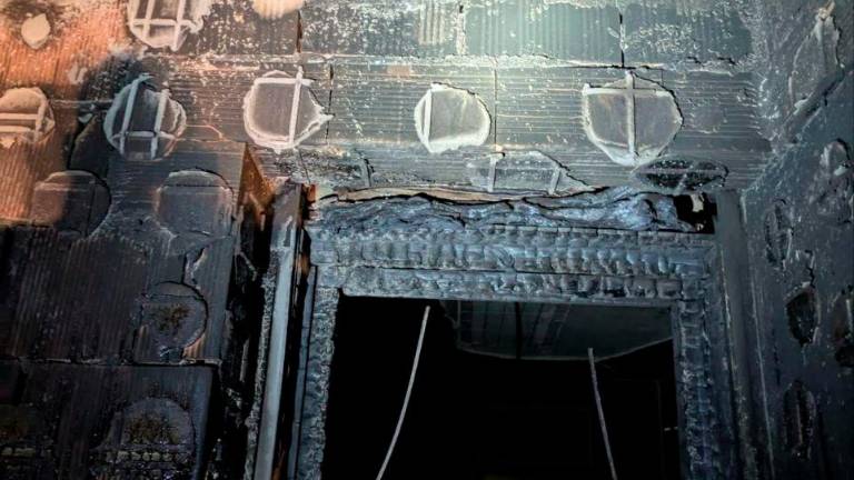 Imola, incendio nella notte in un appartamento in via Beccaria 4 persone intossicate e 10 sfollati Imola, incendio nella notte in un appartamento in via Beccaria 4 persone intossicate e 10 sfollati
