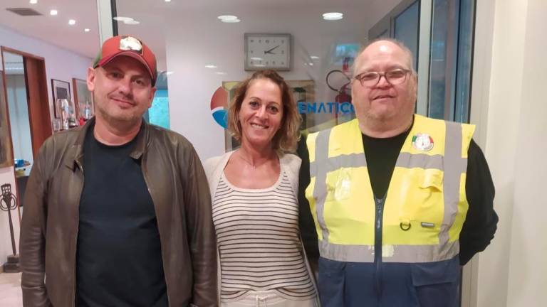 Da sinistra Manuel Rambelli, l’assessora Gaia Morara e Giuseppe Astolfi, presidente di Radio Soccorso Da sinistra Manuel Rambelli, l’assessora Gaia Morara e Giuseppe Astolfi, presidente di Radio Soccorso