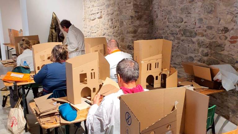 Mercato Saraceno, un successo la seconda edizione del corso con il maestro dei presepi Mercato Saraceno, un successo la seconda edizione del corso con il maestro dei presepi
