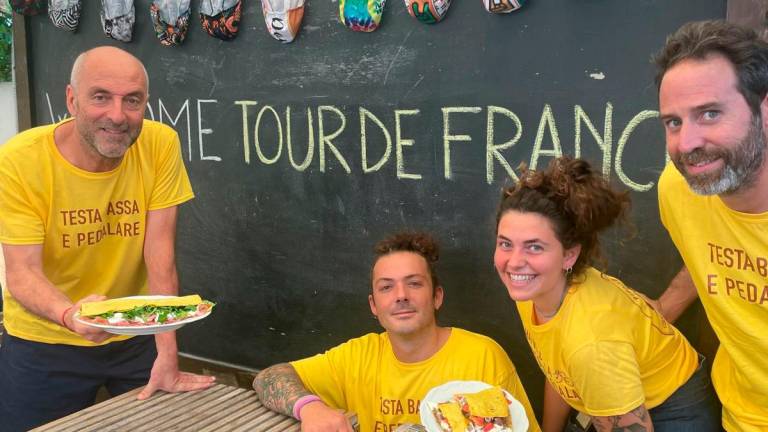 Arriva il Tour e a Rimini spunta la piadina gialla- Gallery Arriva il Tour e a Rimini spunta la piadina gialla- Gallery