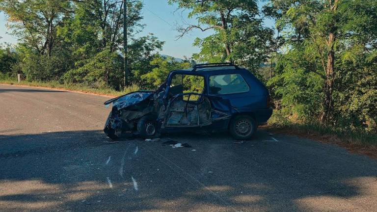 Cesena. Scontro tra un’auto e un autobus a Mercato Saraceno, un ferito lieve Cesena. Scontro tra un’auto e un autobus a Mercato Saraceno, un ferito lieve