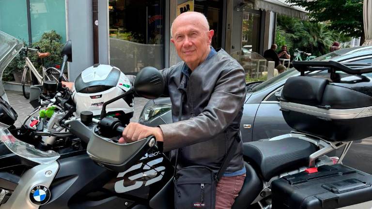 Da Cesena ha riacceso la moto ed è ripartito per le zone di guerra in Ucraina Da Cesena ha riacceso la moto ed è ripartito per le zone di guerra in Ucraina
