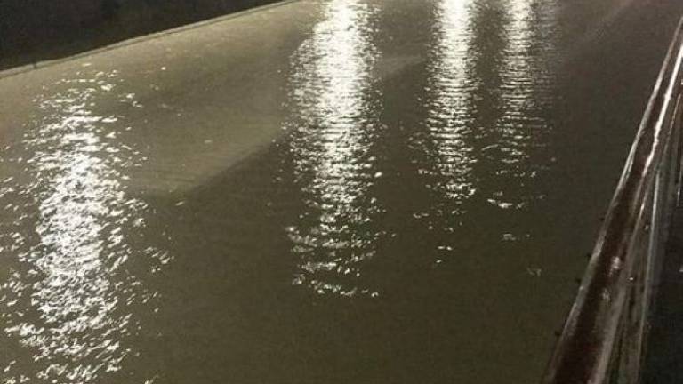 Alluvione a Faenza, ancora numerose le richieste di aiuto dalla città allagata Alluvione a Faenza, ancora numerose le richieste di aiuto dalla città allagata