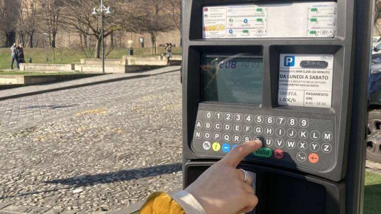 Santarcangelo, il parcheggio ora si paga fino alle 23. Il Comune: Ma la tariffa è la più bassa della provincia Santarcangelo, il parcheggio ora si paga fino alle 23. Il Comune: Ma la tariffa è la più bassa della provincia
