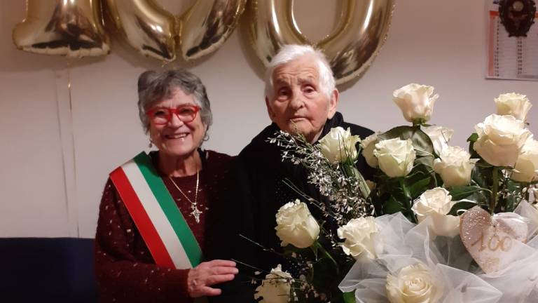 Mercato Saraceno, nonna Biba compie 100 anni, ne ha 99 in più dell'ultimo pronipote Mercato Saraceno, nonna Biba compie 100 anni, ne ha 99 in più dell'ultimo pronipote