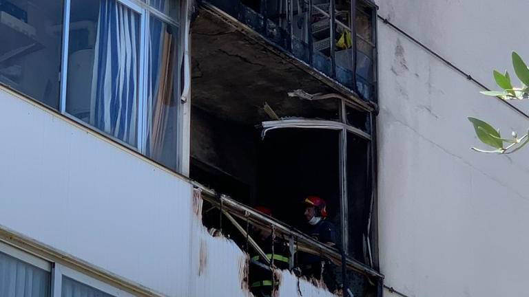 Incendio in casa a Riccione: una donna intossicata, danni ingenti Incendio in casa a Riccione: una donna intossicata, danni ingenti