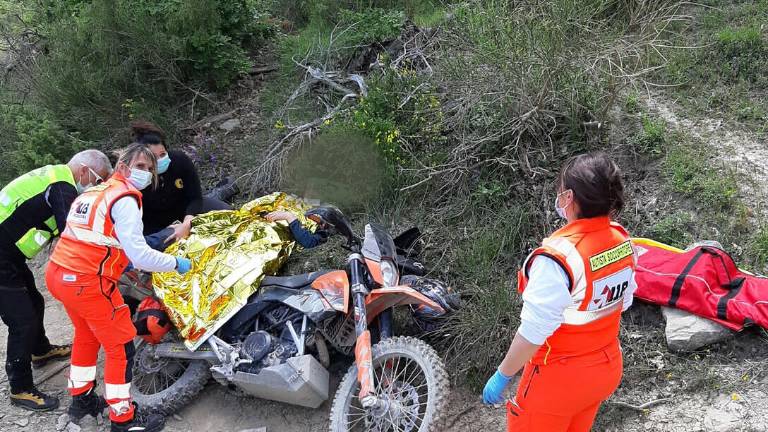 Civitella, la gita con la moto finisce con una gamba fratturata per un ravennate Civitella, la gita con la moto finisce con una gamba fratturata per un ravennate