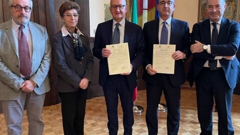 Ravenna, prefettura e Confindustria Romagna firmano il protocollo antimafia Ravenna, prefettura e Confindustria Romagna firmano il protocollo antimafia