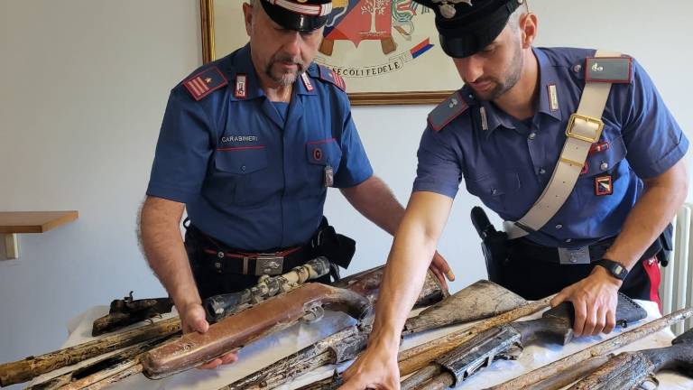 Morciano un ciclista scopre 9 fucili da caccia rubati a Faenza nel 2018 Morciano un ciclista scopre 9 fucili da caccia rubati a Faenza nel 2018