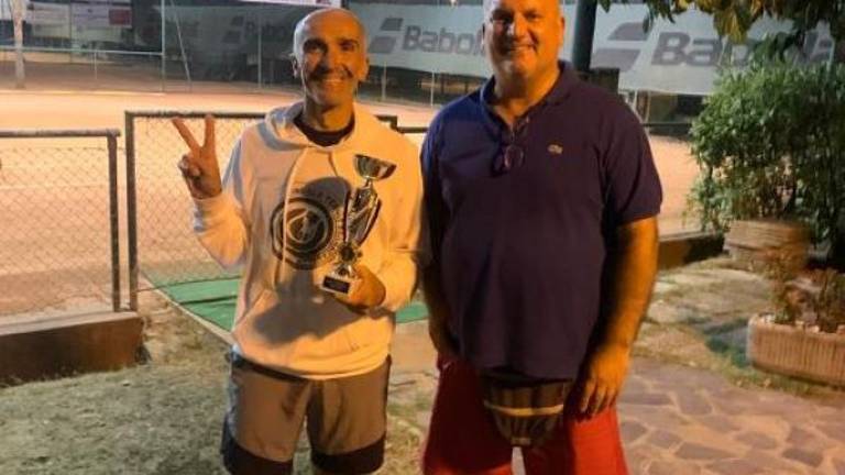 Tennis, nella finale del Cacciari si sentono forte i Rombi del motore Tennis, nella finale del Cacciari si sentono forte i Rombi del motore