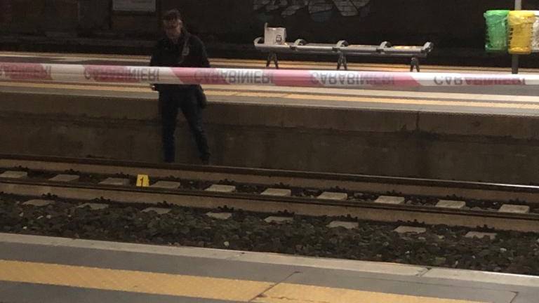 Cesena, giovane suicida sotto al treno in stazione Cesena, giovane suicida sotto al treno in stazione
