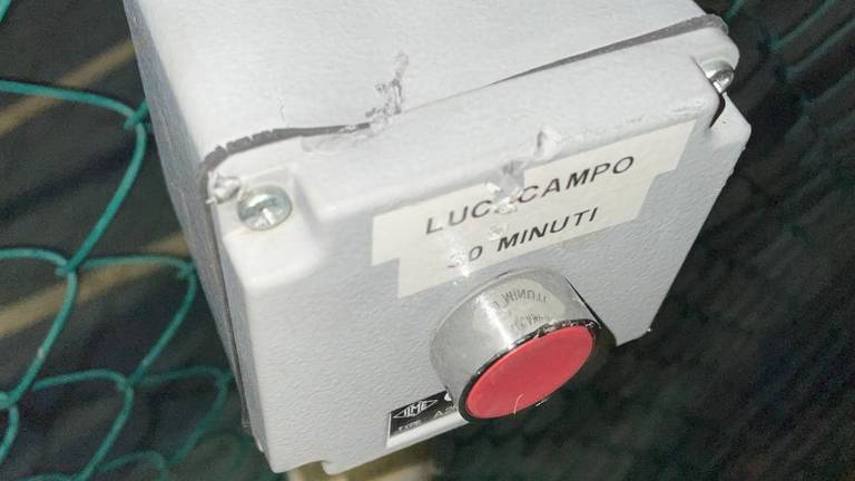 Gambettola, lamentele per il rumore dei bambini, rotto l'interruttore delle luci del parco: Dopo il lockdown, lasciateli giocare Gambettola, lamentele per il rumore dei bambini, rotto l'interruttore delle luci del parco: Dopo il lockdown, lasciateli giocare